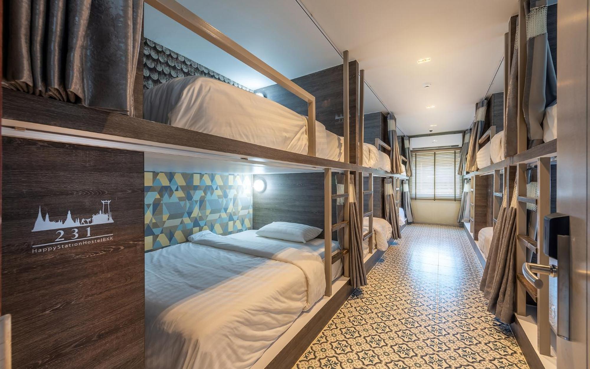 Happy Station Bangkok Hostel Room photo