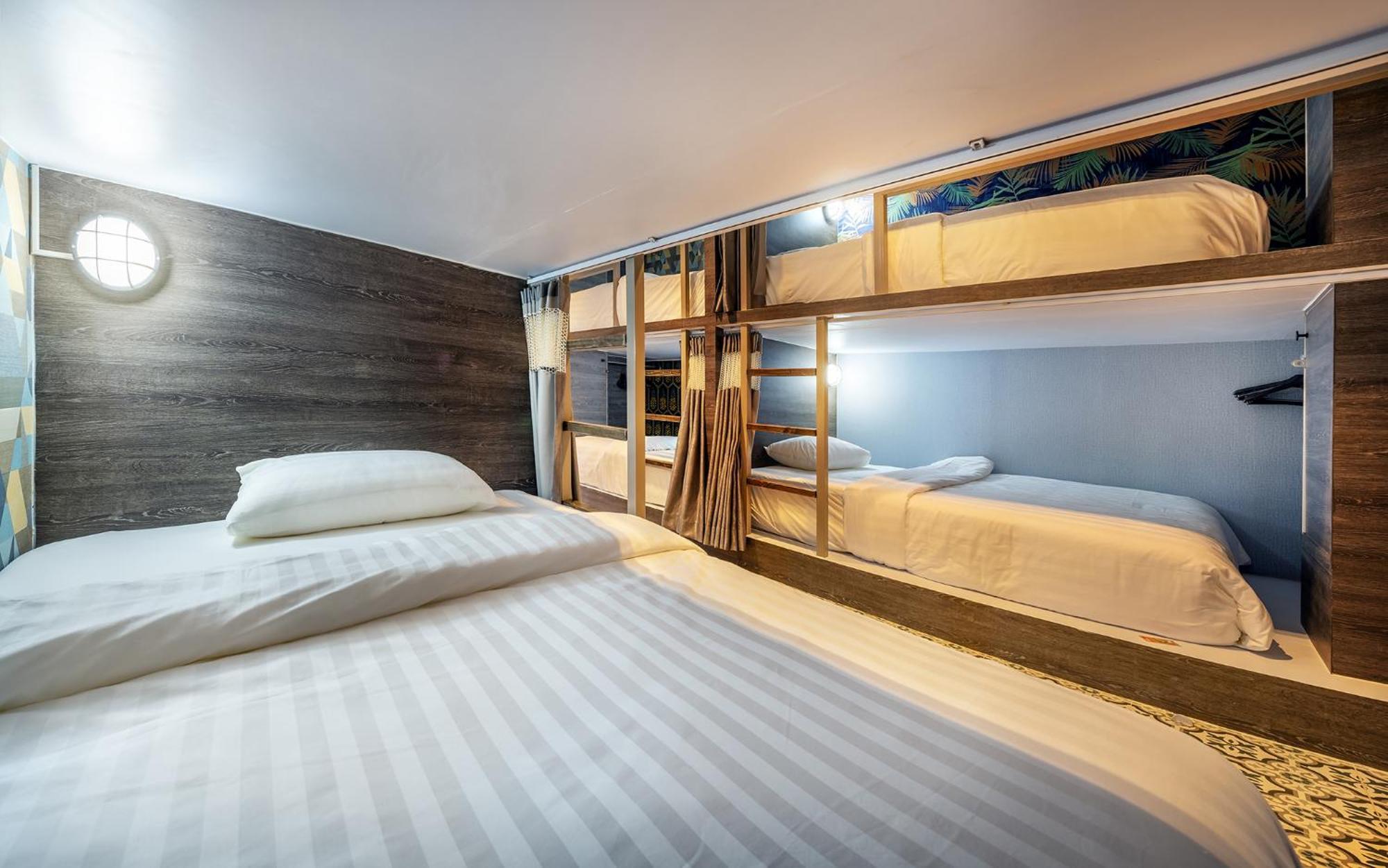 Happy Station Bangkok Hostel Room photo